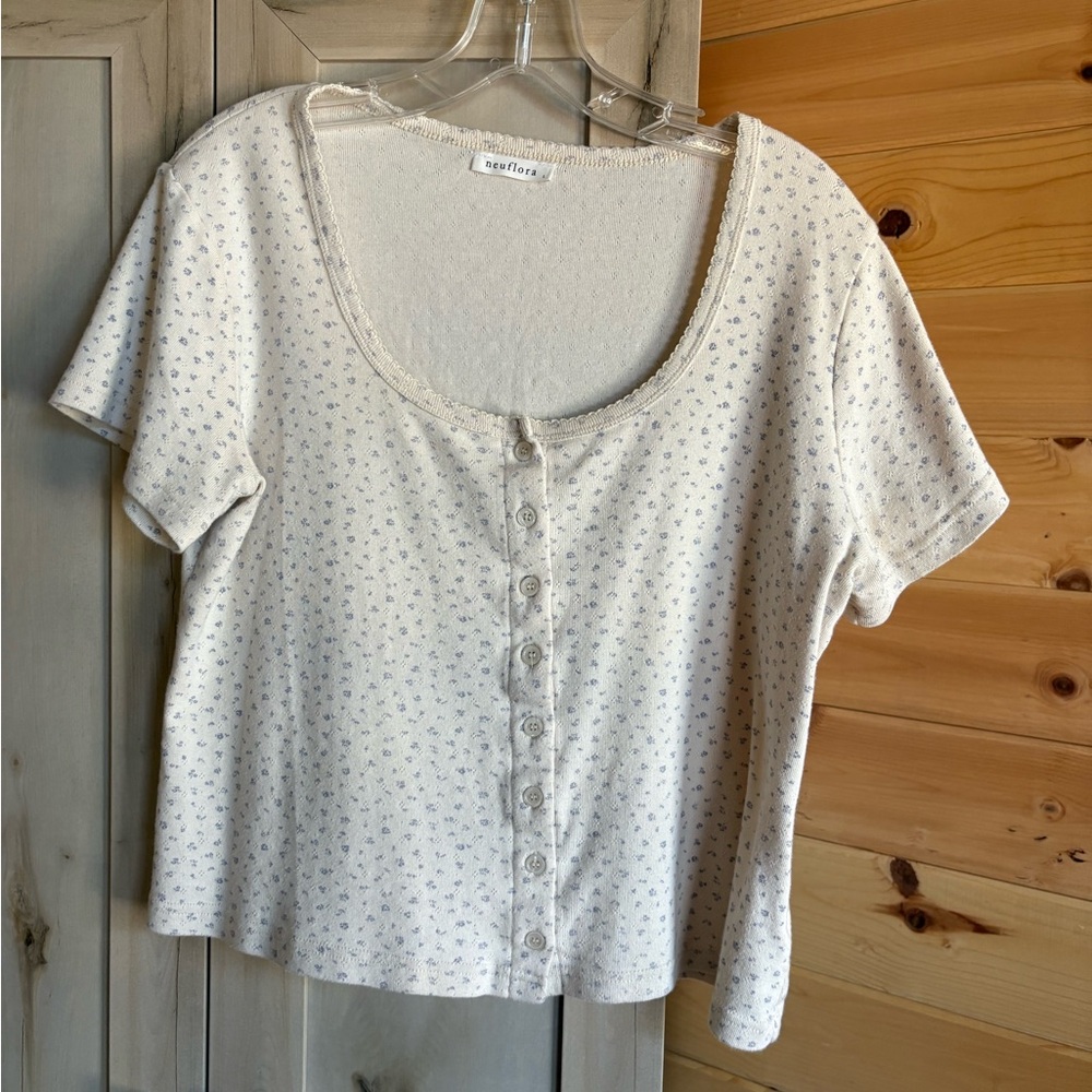 SOLD — Neuflora EUC 100% Cotton Pointelle Top, Functional Buttons, Sz L
